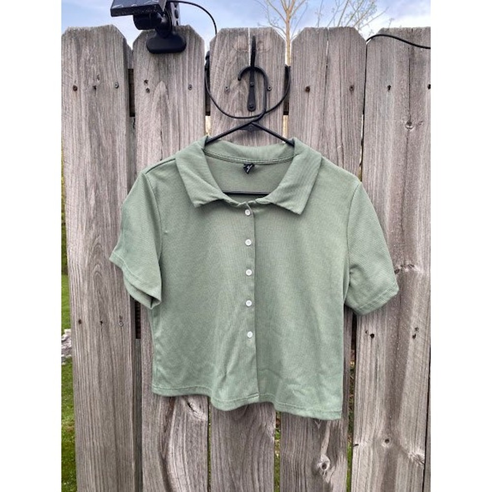 Dazy Womens XL Sage Green Ribbed Short Sleeve Button Down Cropped Polo Top